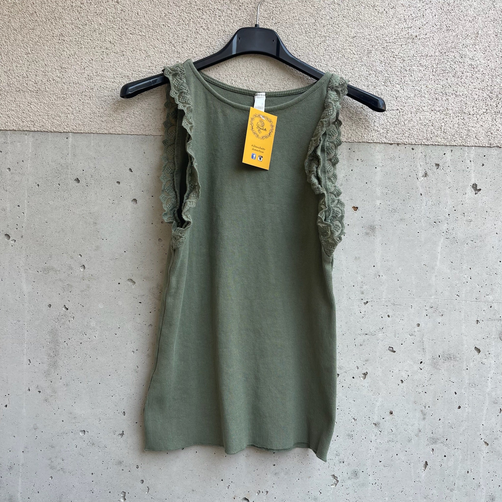 Canottina basic con PIZZO APPLICATO