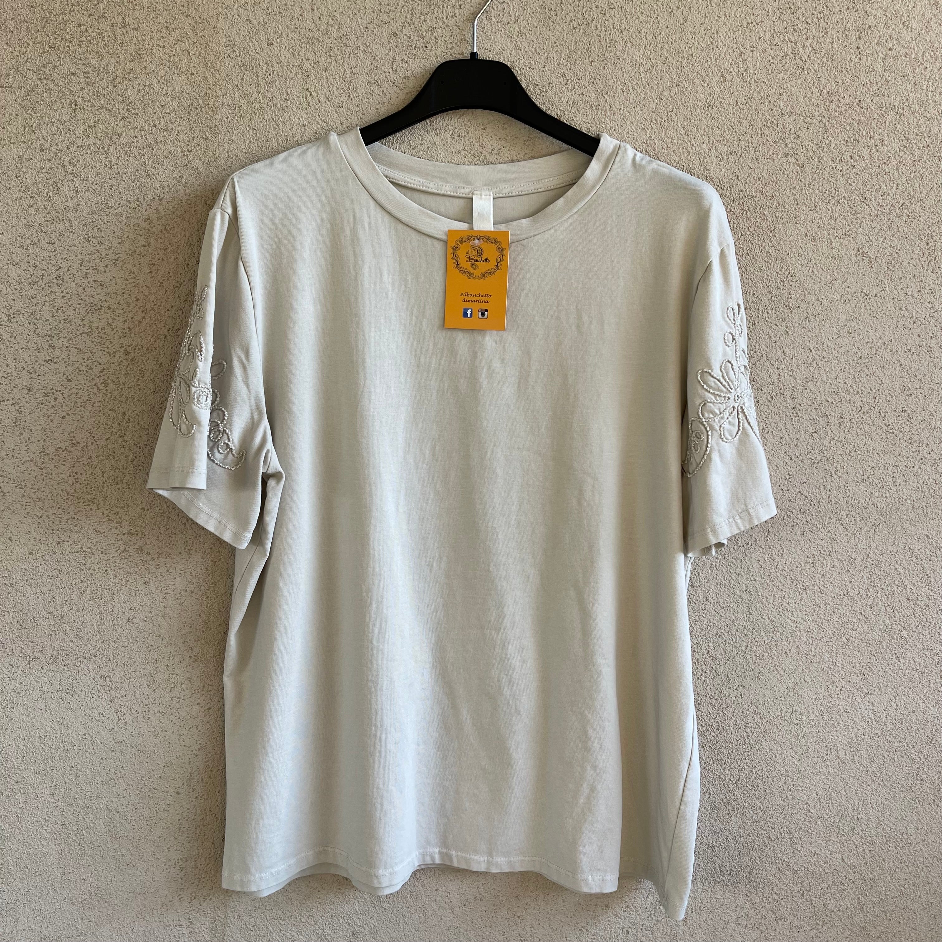 t-shirt manica RICAMATA