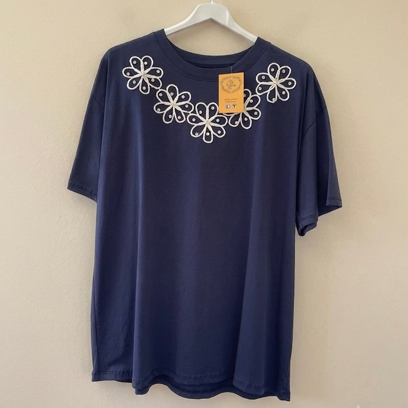t-shirt over girocollo fiori ricamati e strass