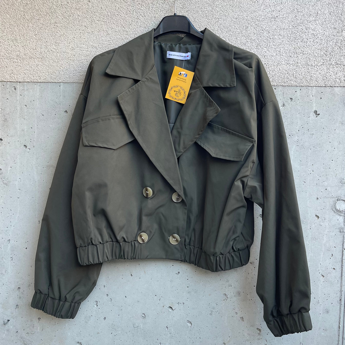 TRENCH corto arricciato