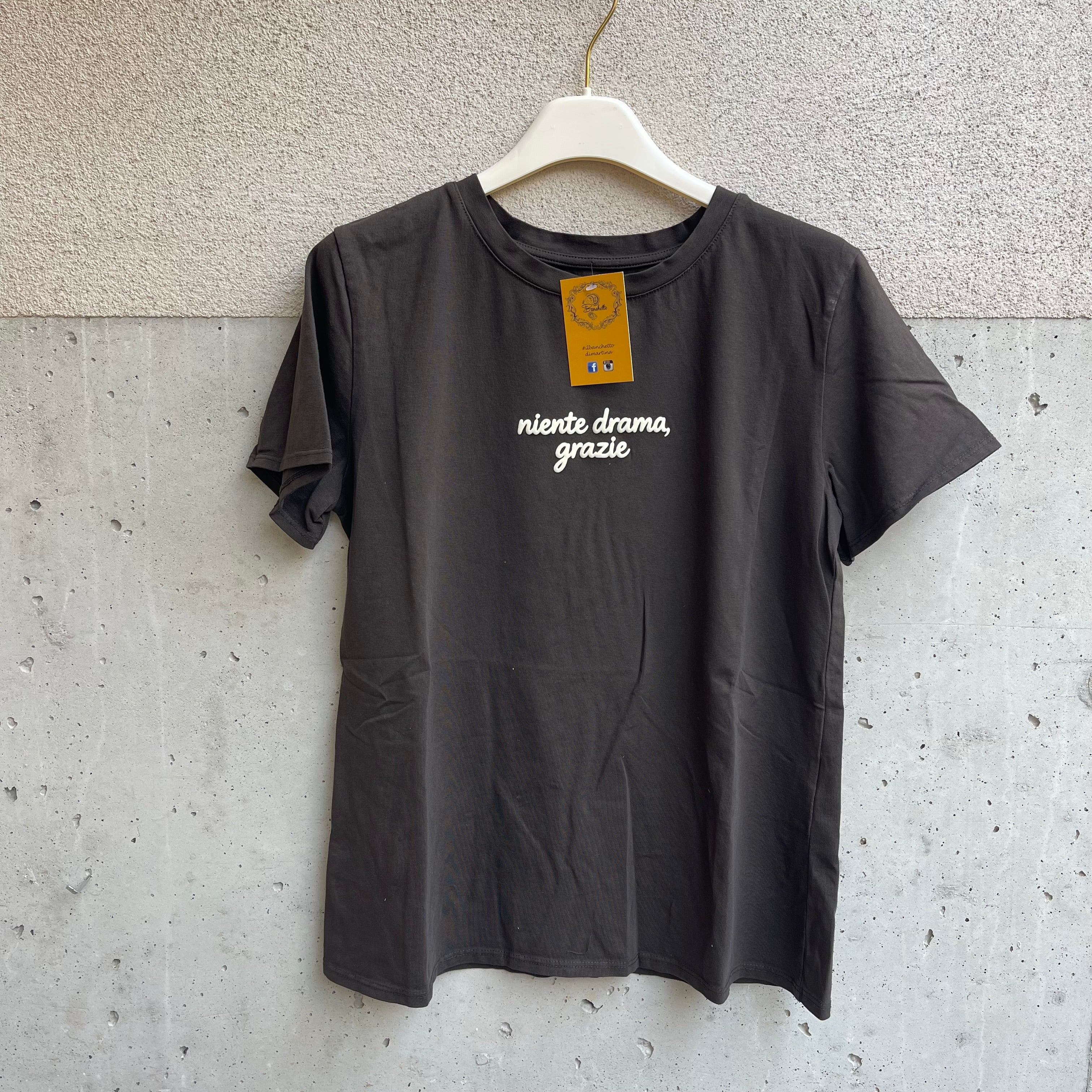 t-shirt “NIENTE DRAMA GRAZIE”