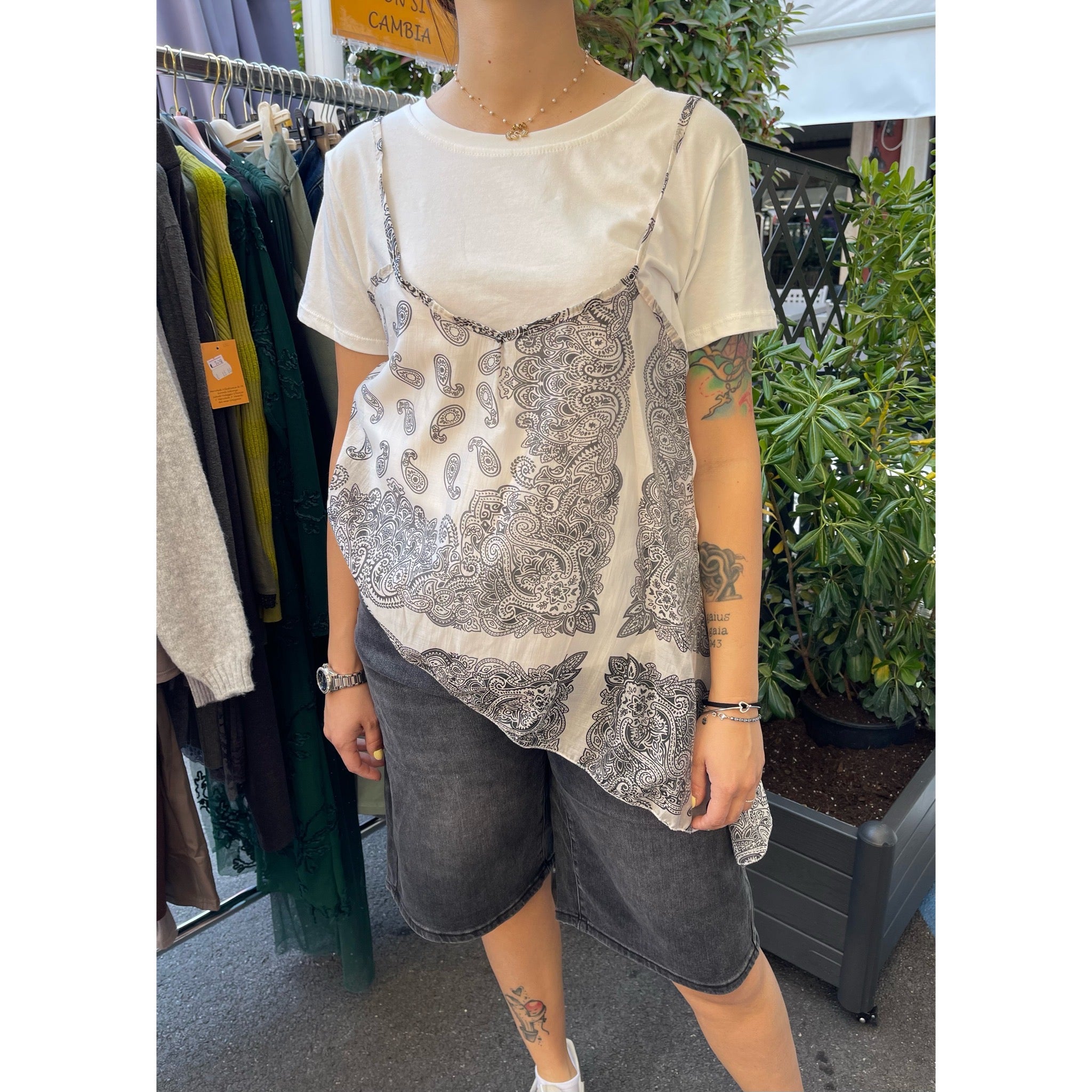 t-shirt con TOP BANDANA