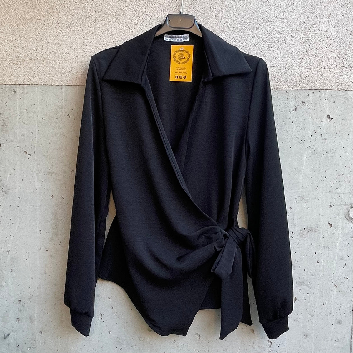 camicia scollata a PORTAFOGLIO