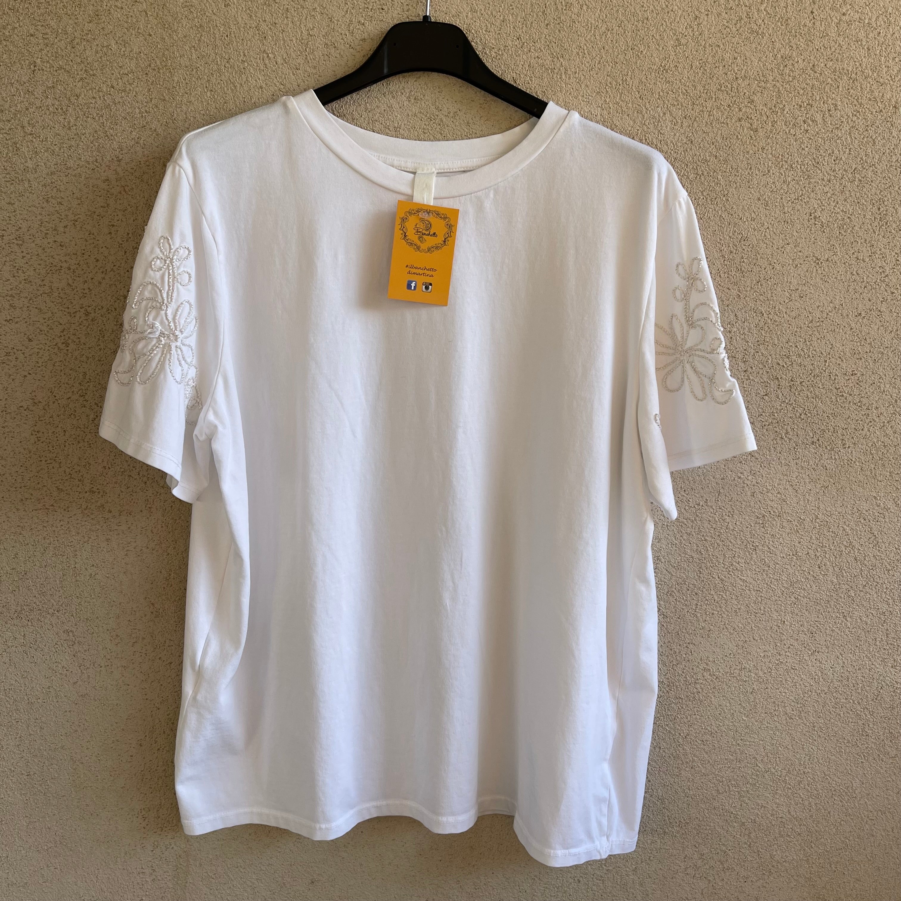 t-shirt manica RICAMATA