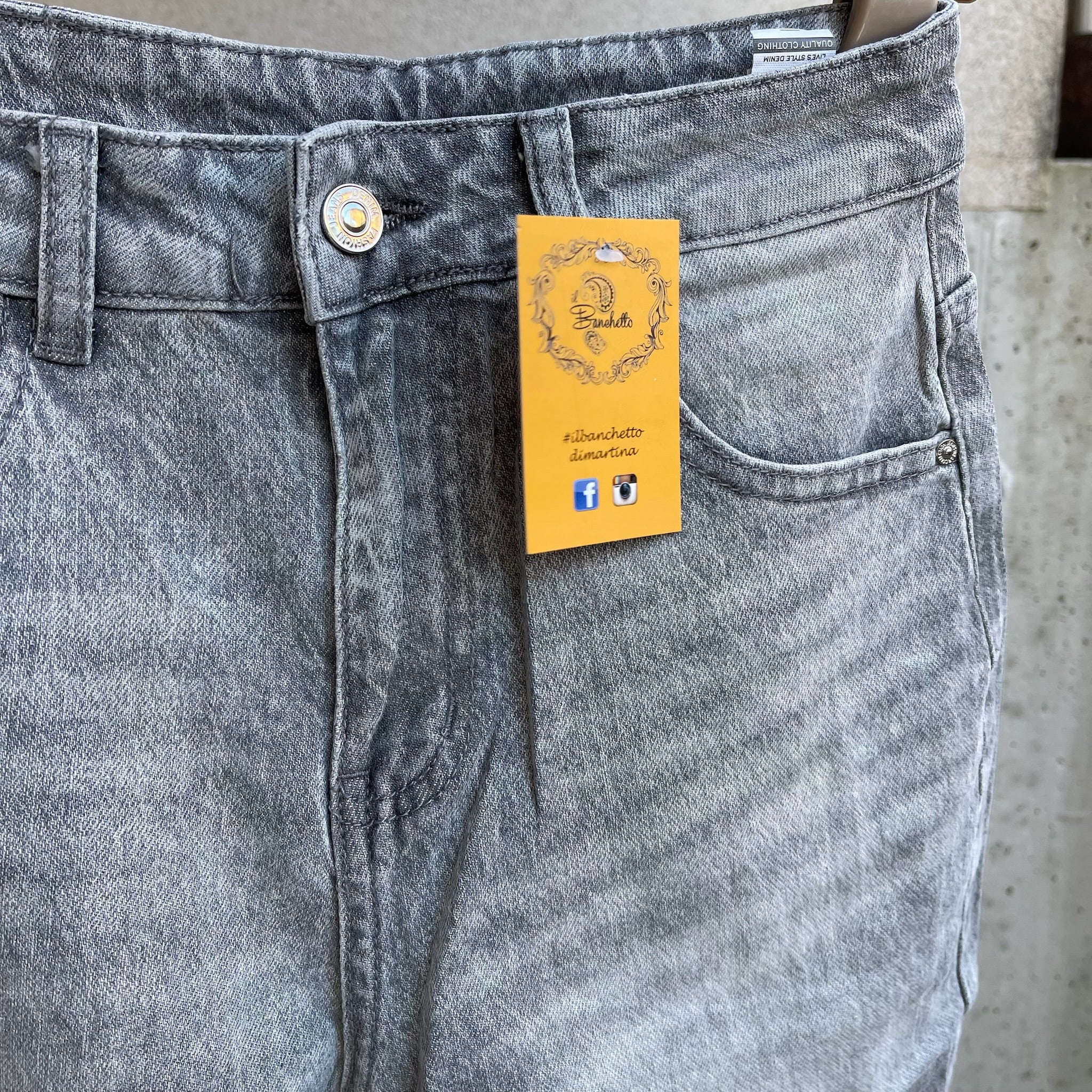 jeans MOMFiT grigio