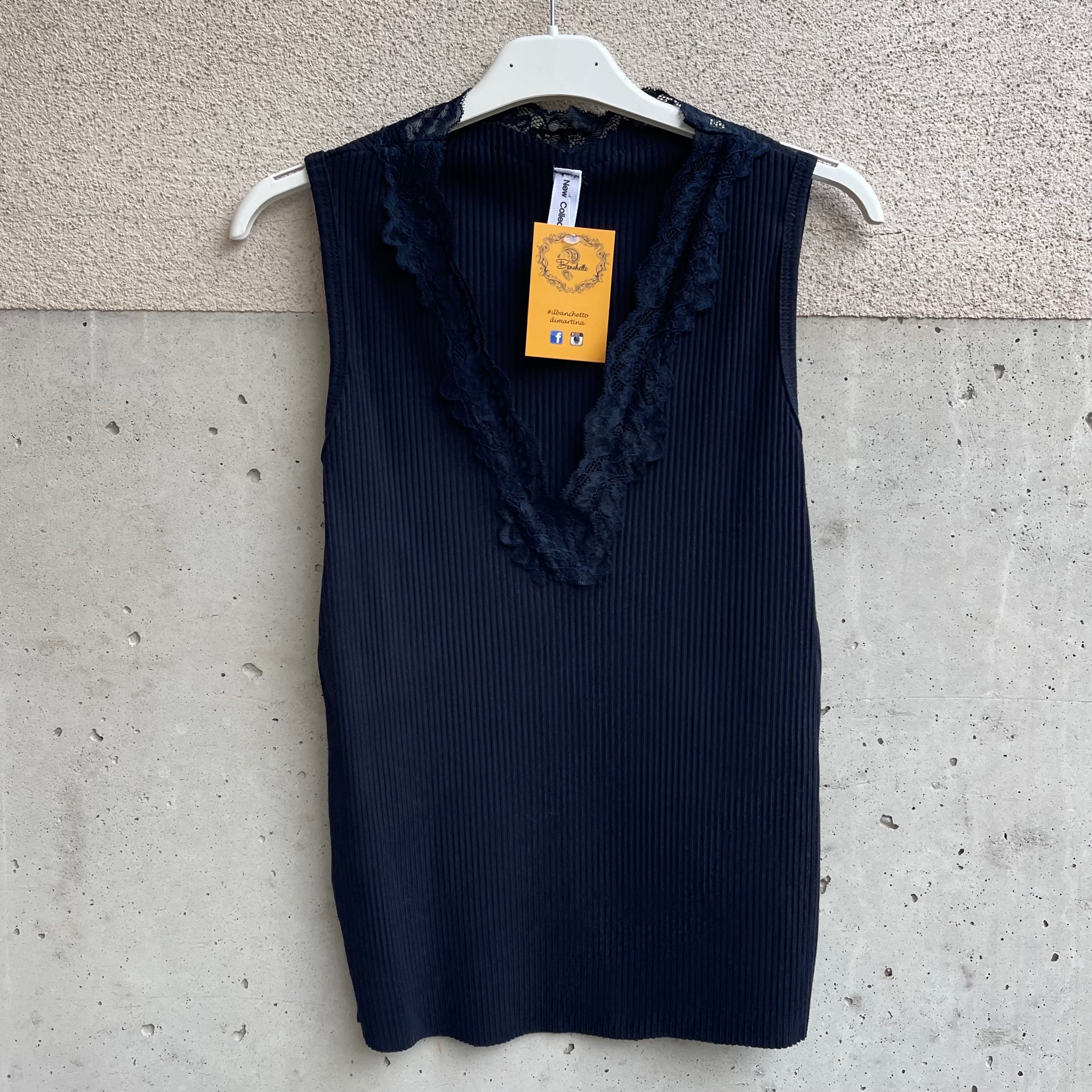 canottina scollo V pizzo