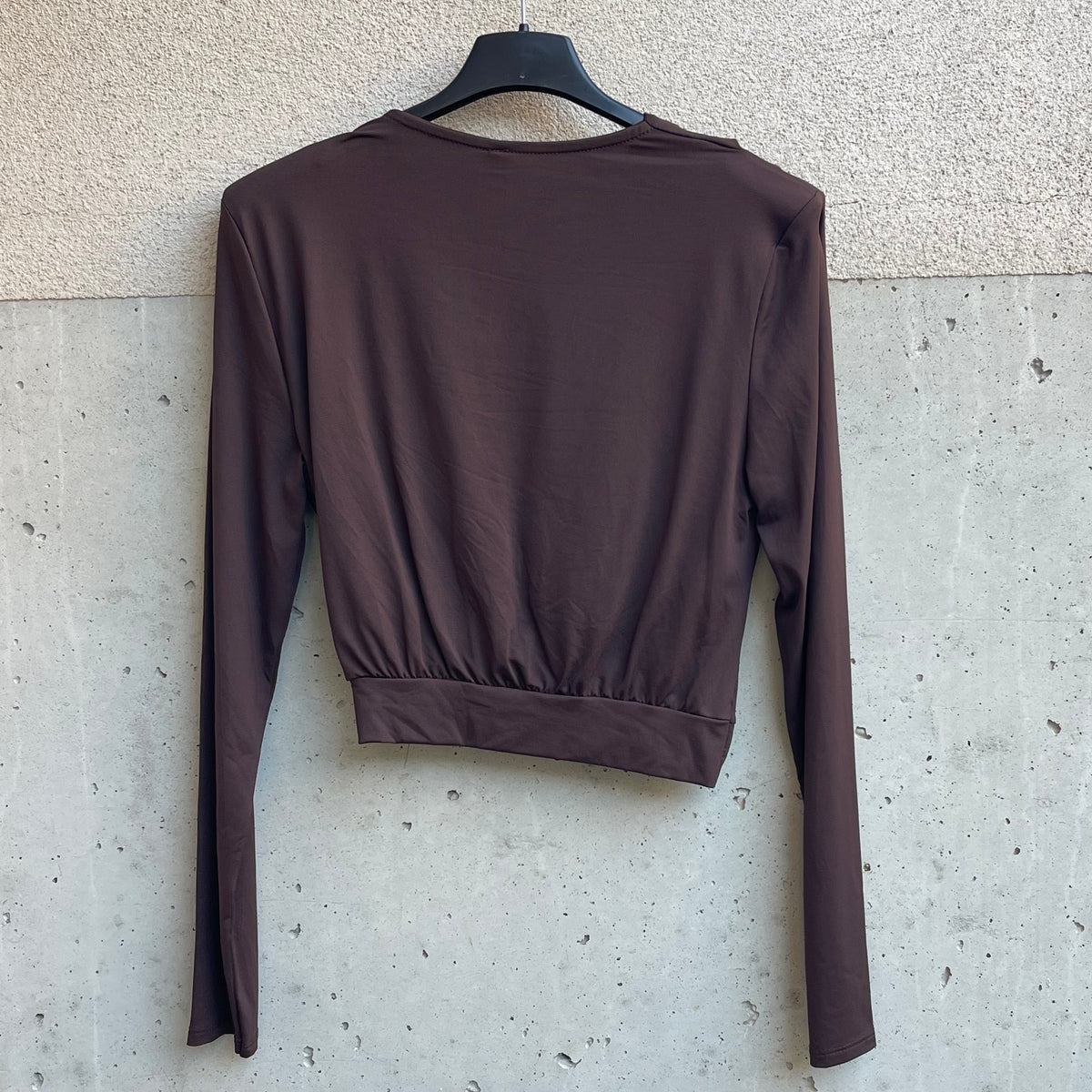 maglia crop scollata fermaglio GOLD