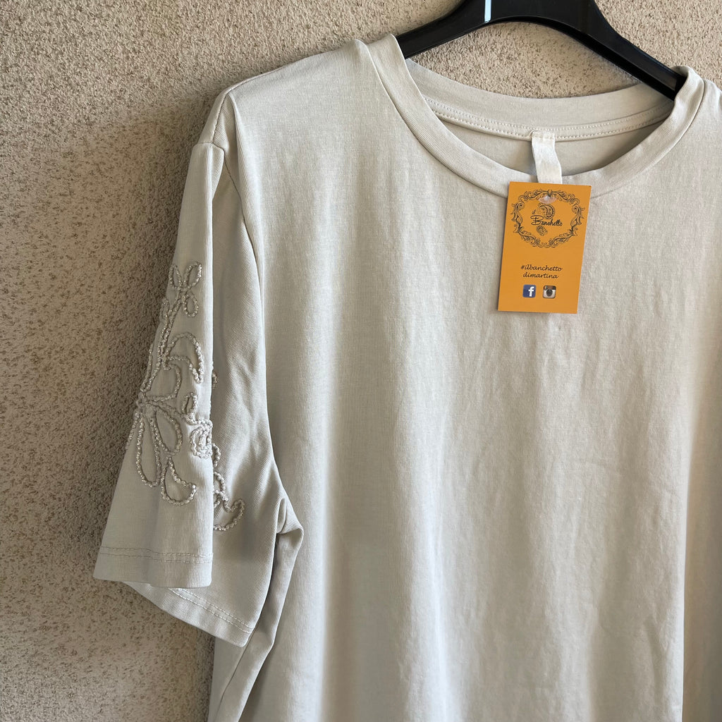 t-shirt manica RICAMATA
