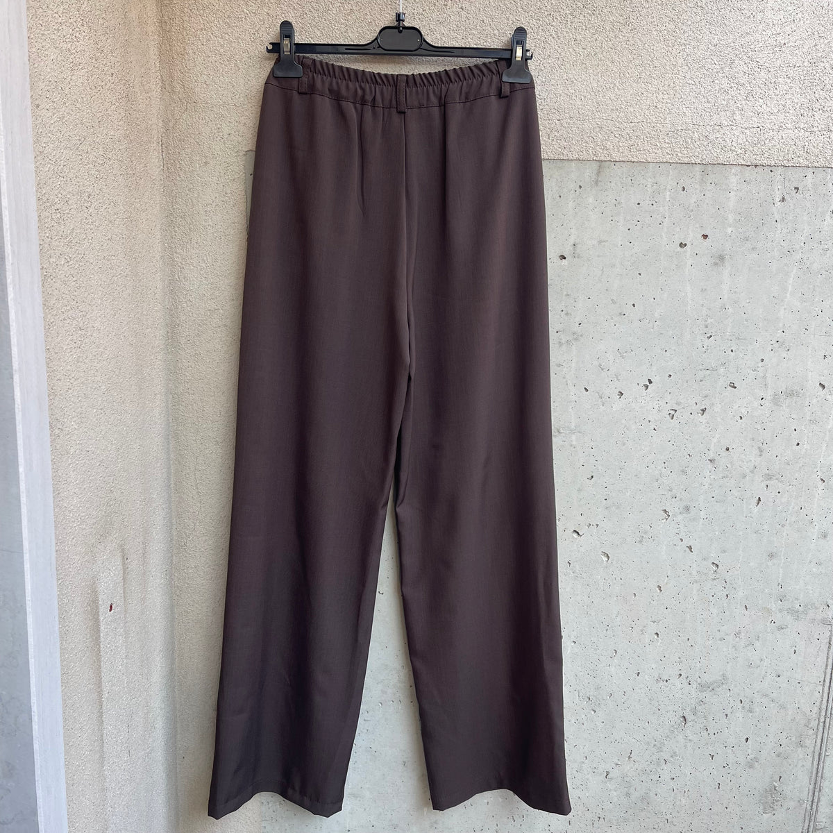 pantalone sartoriale marrone palazzo