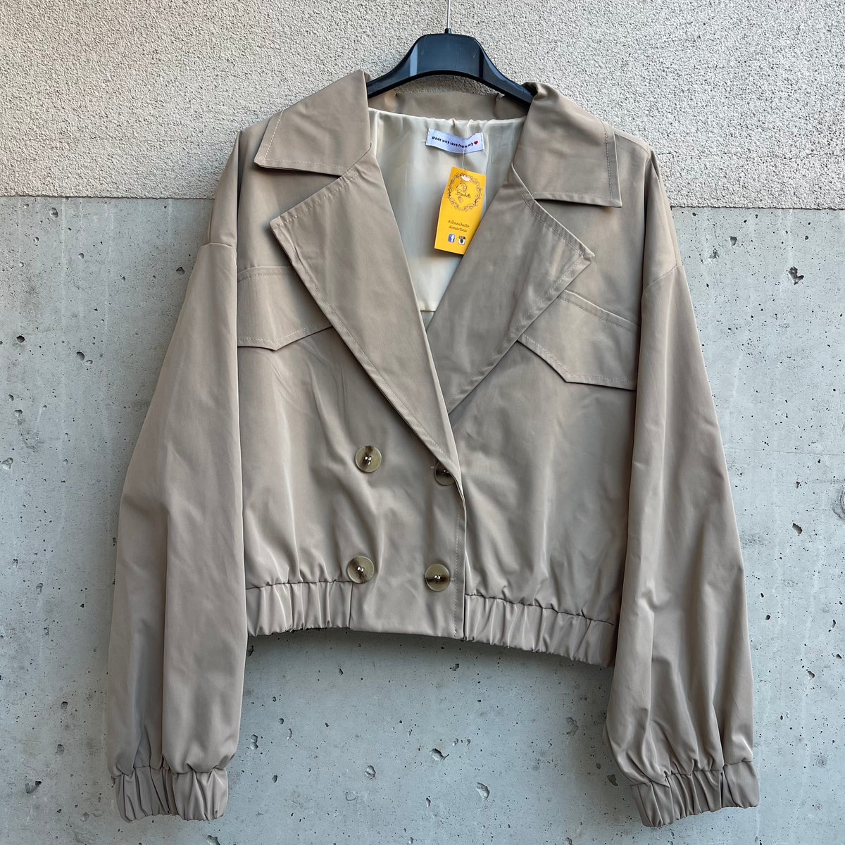 TRENCH corto arricciato