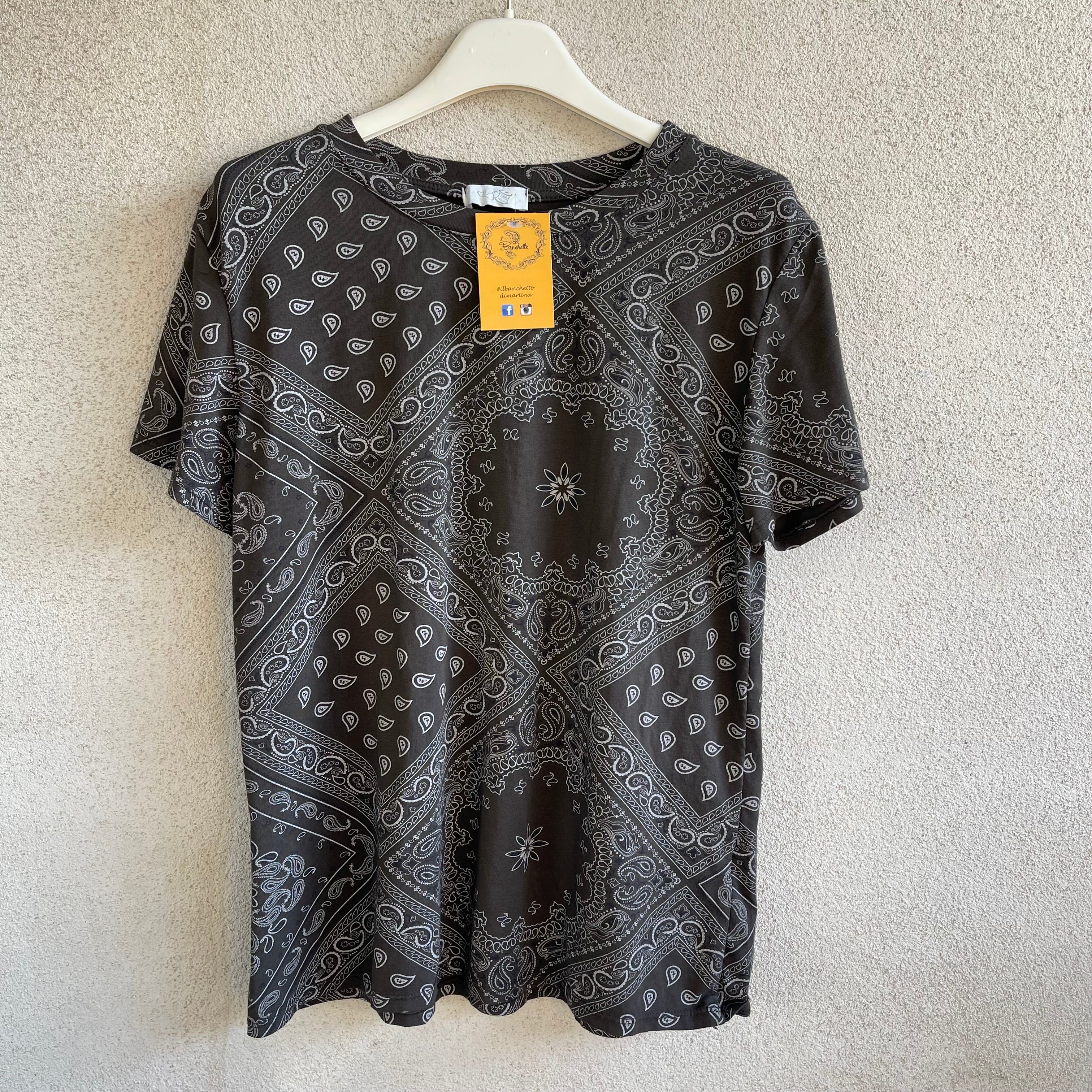 t-shirt BANDANA