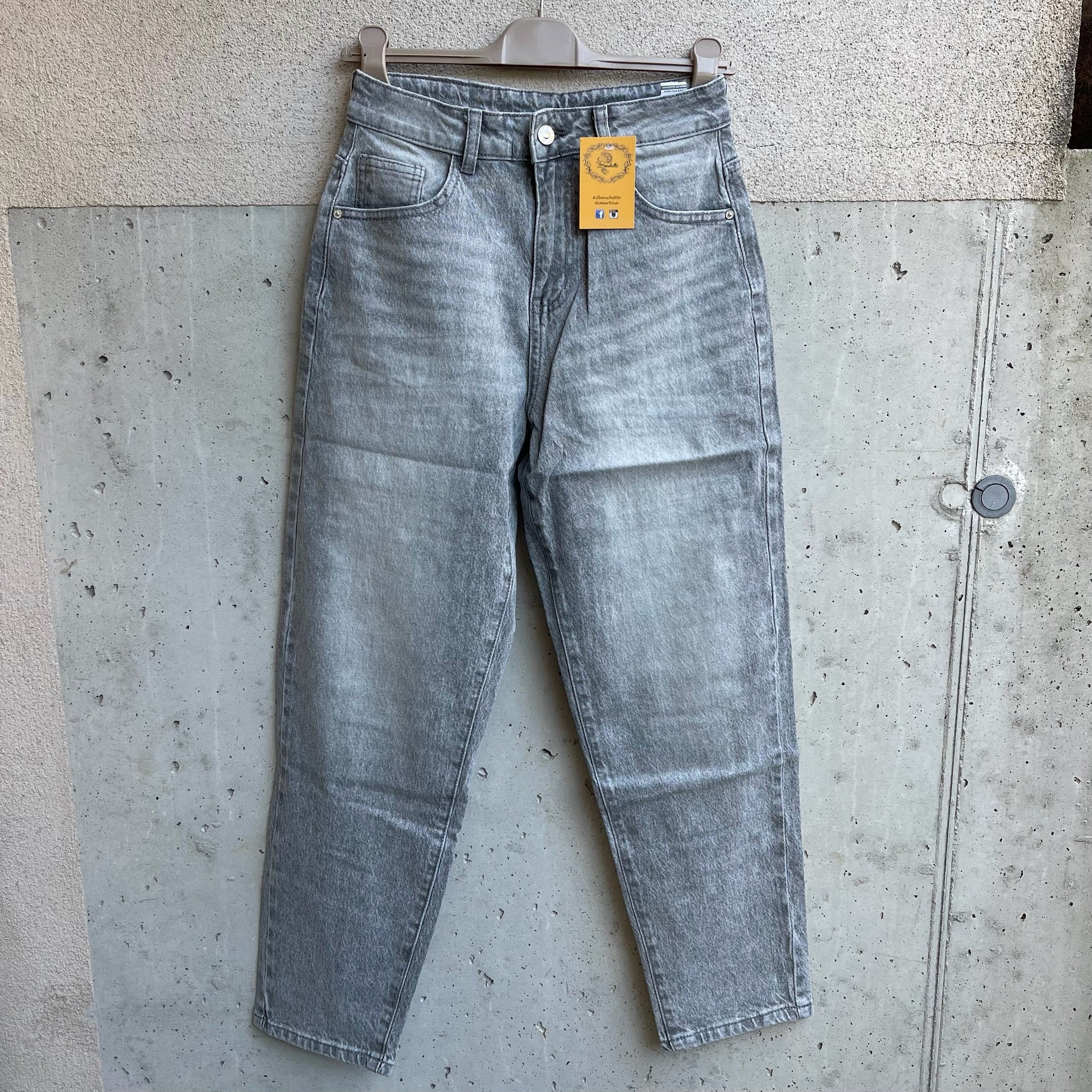 jeans MOMFiT grigio