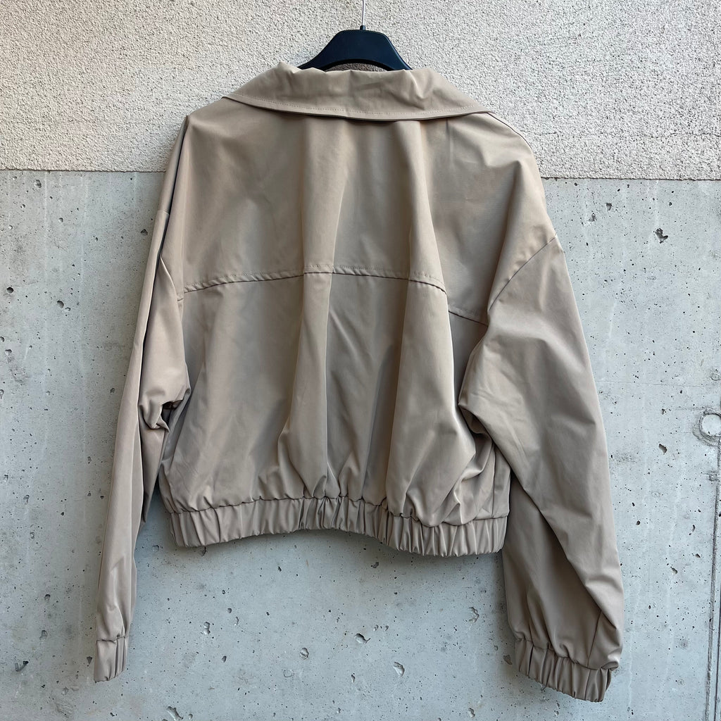 TRENCH corto arricciato